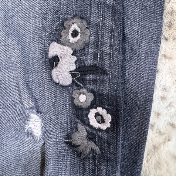 Lucky Brand Sienna Slim Boyfriend Jeans - Size 0/25 - Picture 13 of 15